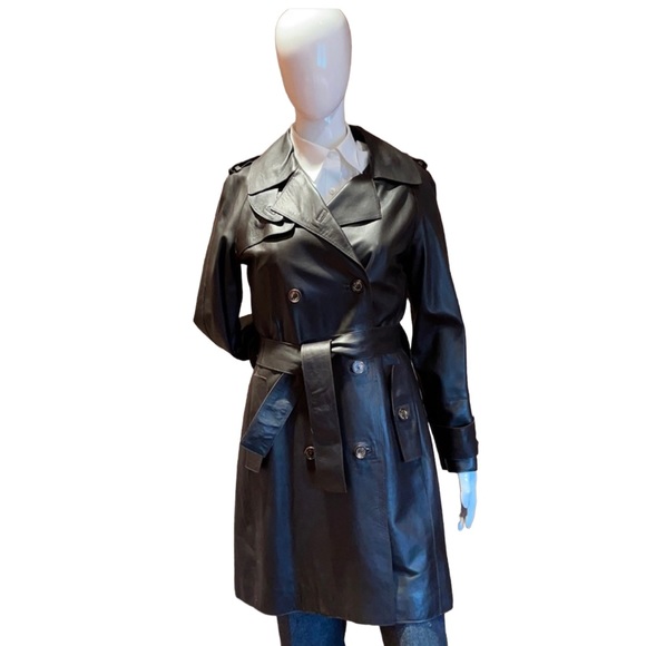 CAROLINA HERRERA .. NWT Beautiful soft chocolate brown leather trench in size 8